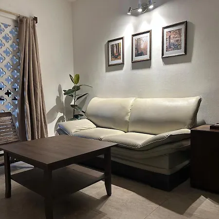 Apartment Perfect Location! 4 Bedroom In Downtown *